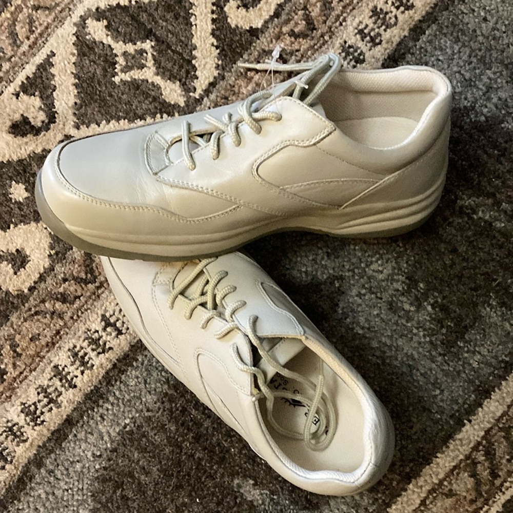 NWT - Men’s Deer Stags (S.U.P.R.O. Technology Shoes) - 9 M